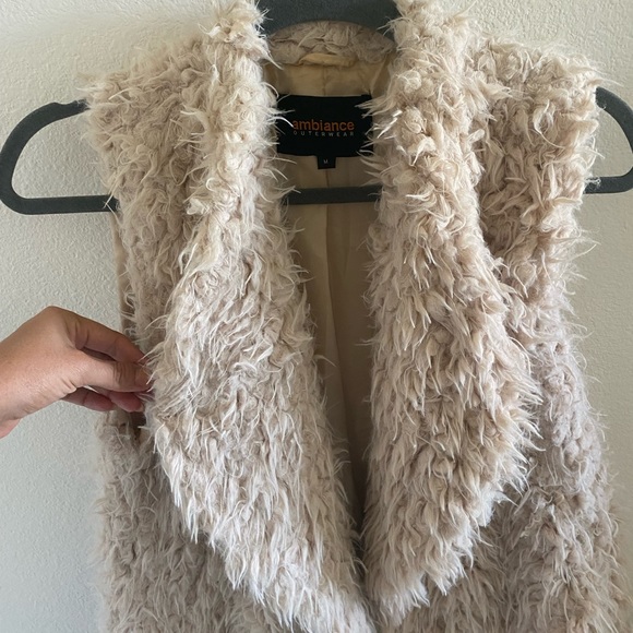 Faux Sherpa Vest - Picture 4 of 5